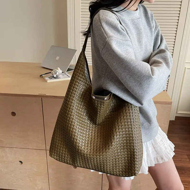 Brown Woven Tote Bag for Women Large Capacity Shoulder Carry - Image 4