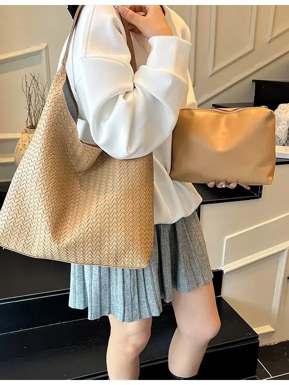 Brown Woven Shoulder Bag for Women Large Capacity - Image 6