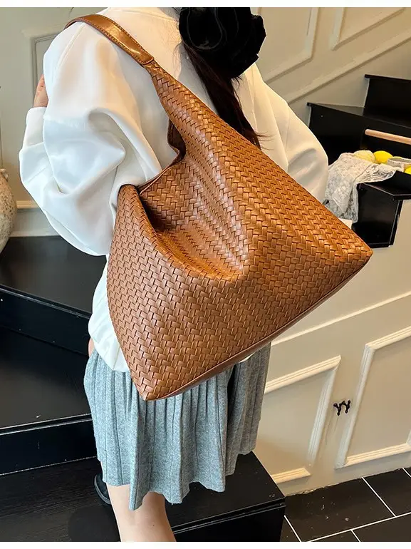 Brown Woven Shoulder Bag for Women Large Capacity - Image 7