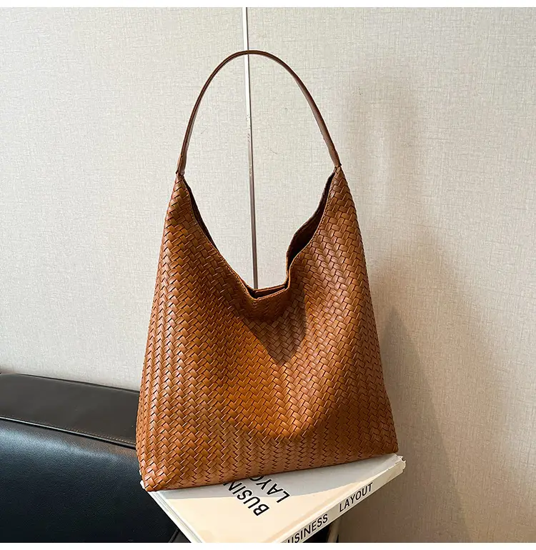 Brown Woven Shoulder Bag for Women Large Capacity — feature 11