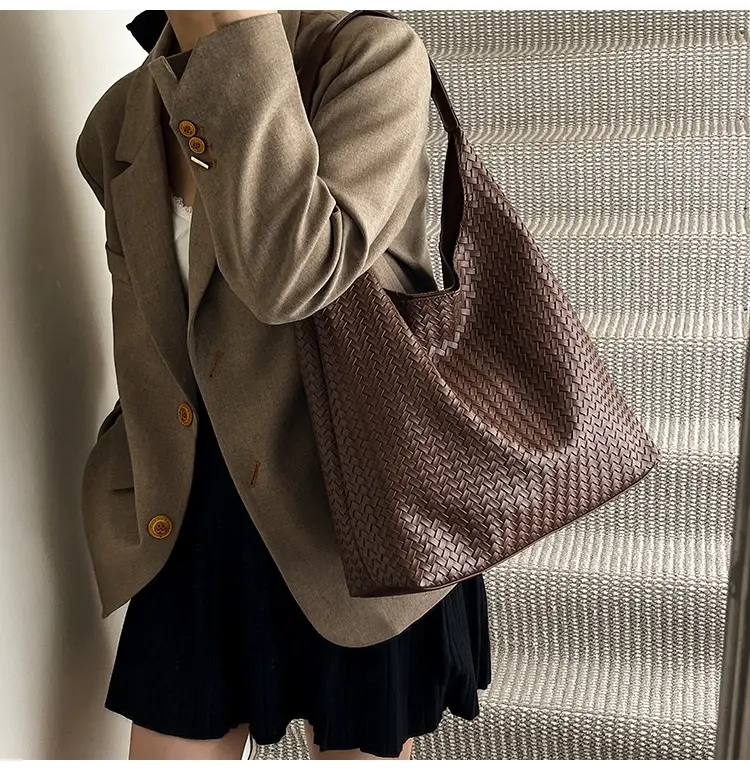 Brown Woven Shoulder Bag for Women Large Capacity — feature 16