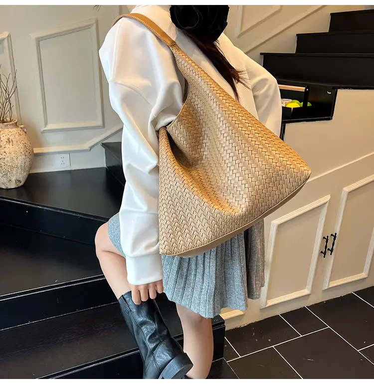 Brown Woven Shoulder Bag for Women Large Capacity — feature 18