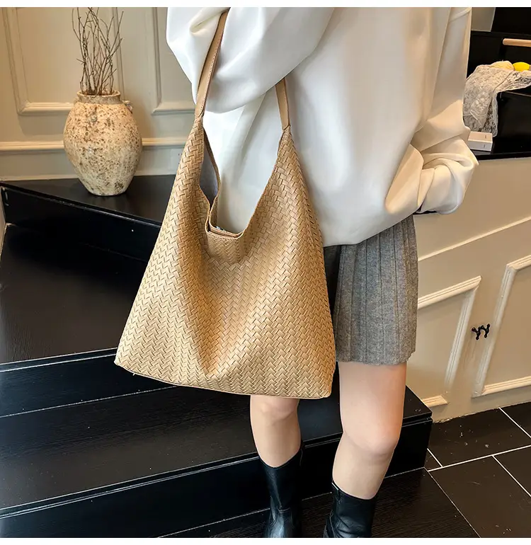 Brown Woven Shoulder Bag for Women Large Capacity — feature 19