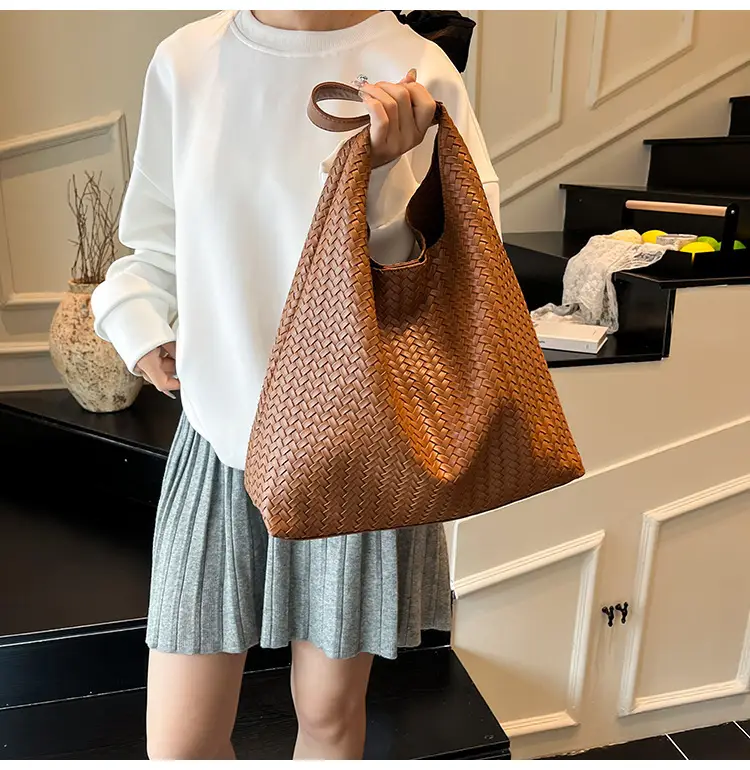Brown Woven Shoulder Bag for Women Large Capacity — feature 22