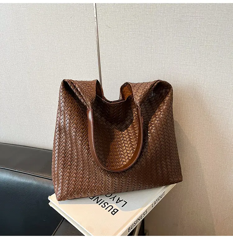Brown Woven Shoulder Bag for Women Large Capacity — feature 7