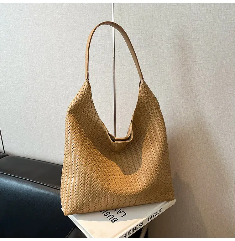 Brown Woven Shoulder Bag for Women Large Capacity - Image 3