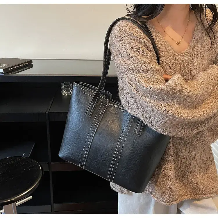 Large Capacity Leather Shoulder Bag for Women 2025 — feature 12