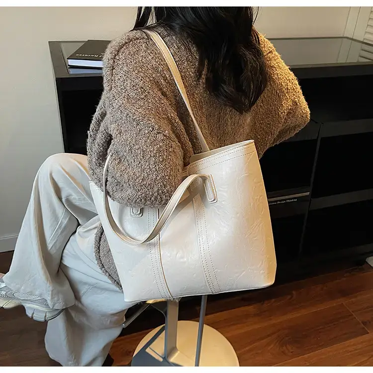 Large Capacity Leather Shoulder Bag for Women 2025 — feature 7
