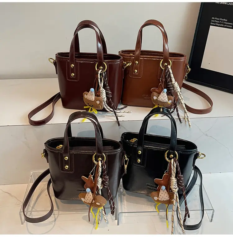 Women's Retro Casual Shoulder Bag Brown Leather 2025 — feature 18