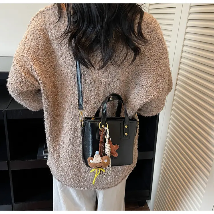 Women's Retro Casual Shoulder Bag Brown Leather 2025 — feature 22