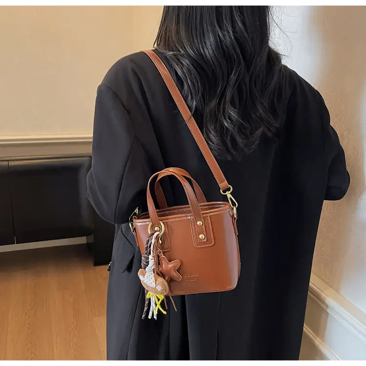 Women's Retro Casual Shoulder Bag Brown Leather 2025 — feature 25