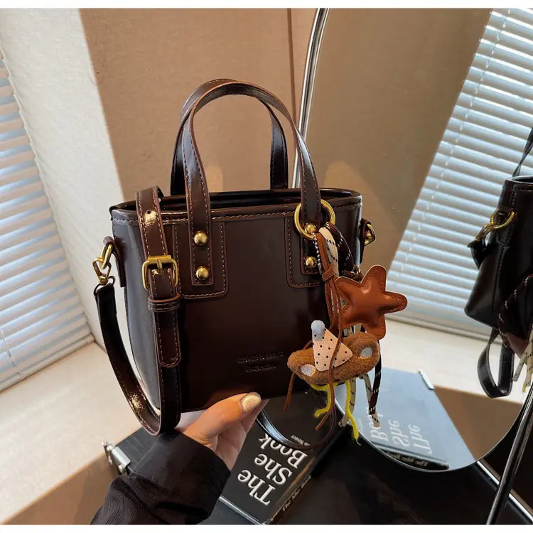 Women's Retro Casual Shoulder Bag Brown Leather 2025 — feature 27