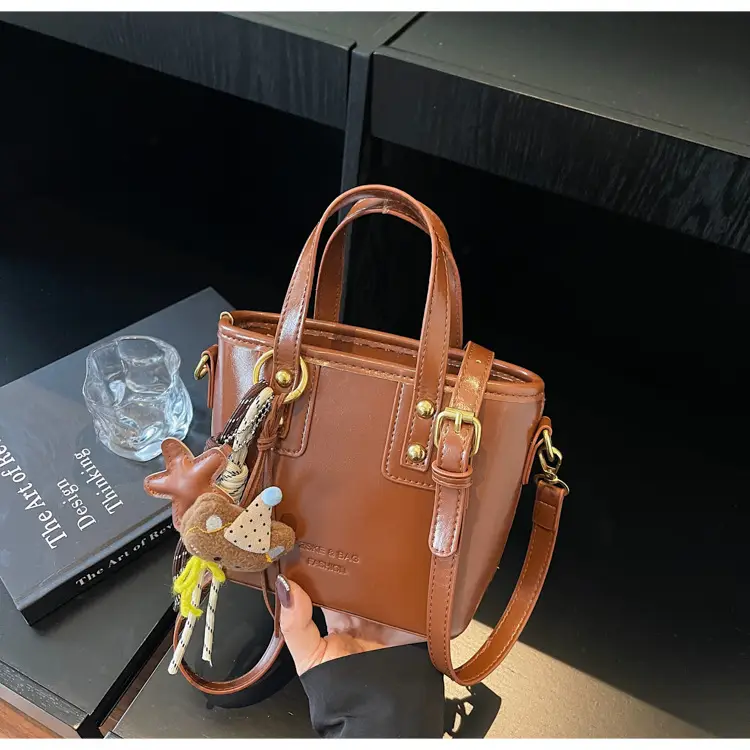 Women's Retro Casual Shoulder Bag Brown Leather 2025 — feature 28