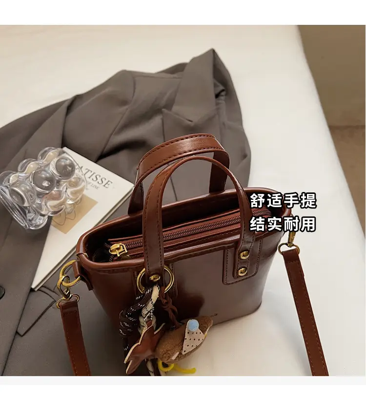 Women's Retro Casual Shoulder Bag Brown Leather 2025 — feature 9