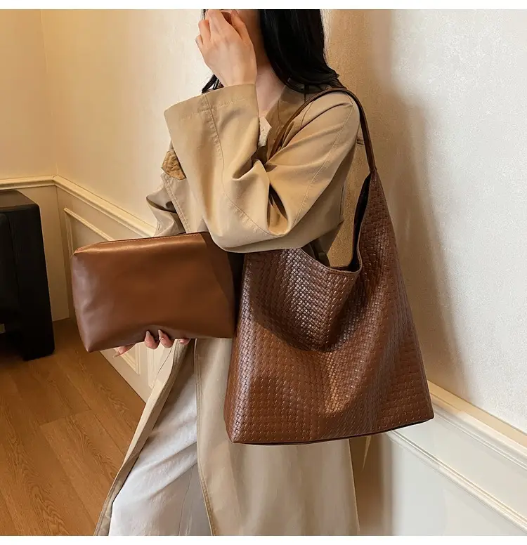 Retro Brown Leather Shoulder Bag for Women 2025 — feature 14