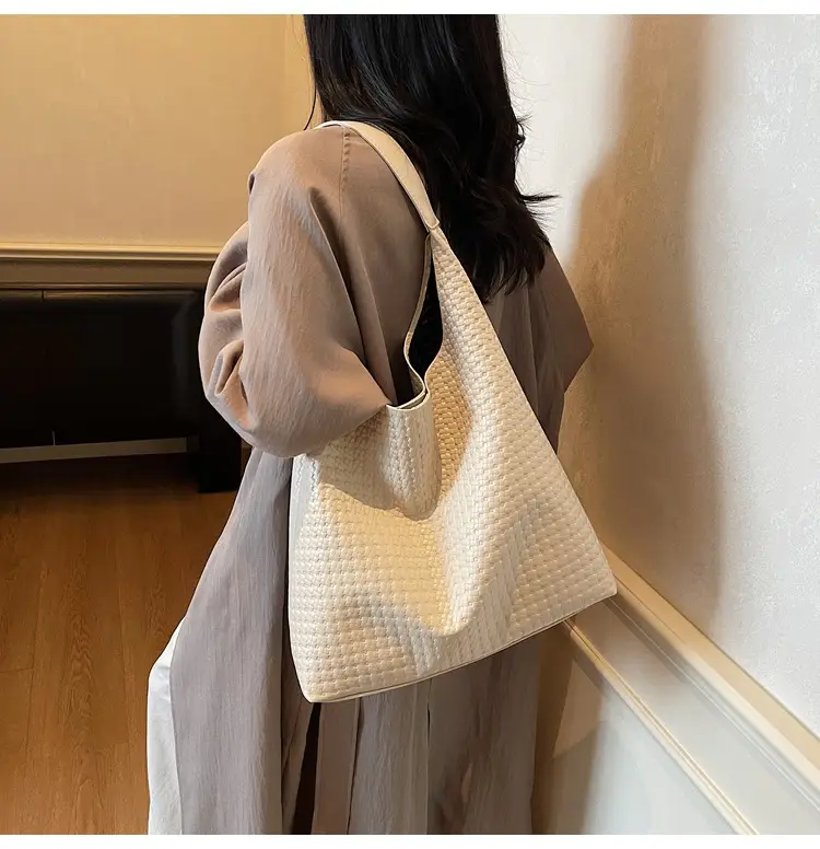Retro Brown Leather Shoulder Bag for Women 2025 — feature 18