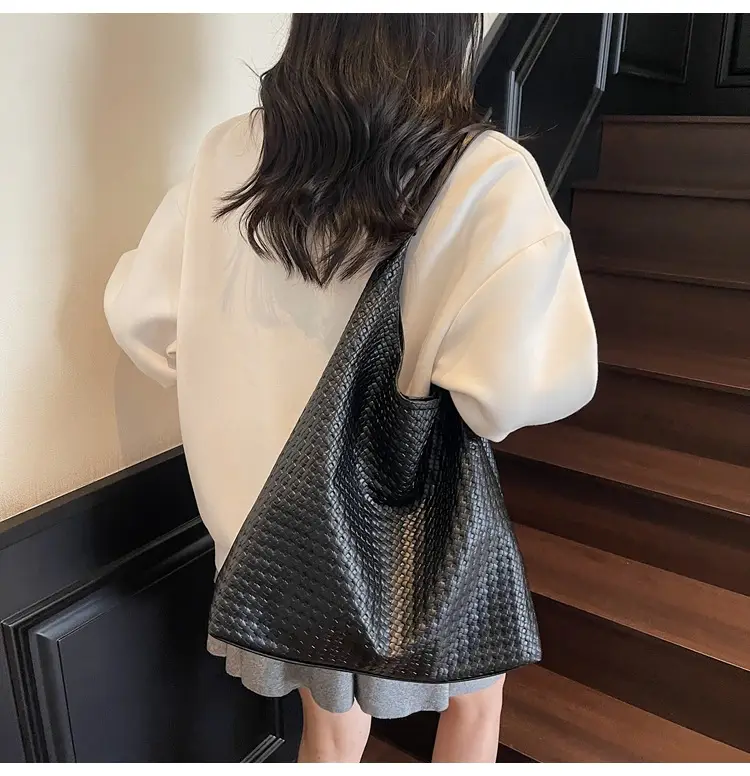 Retro Brown Leather Shoulder Bag for Women 2025 — feature 21
