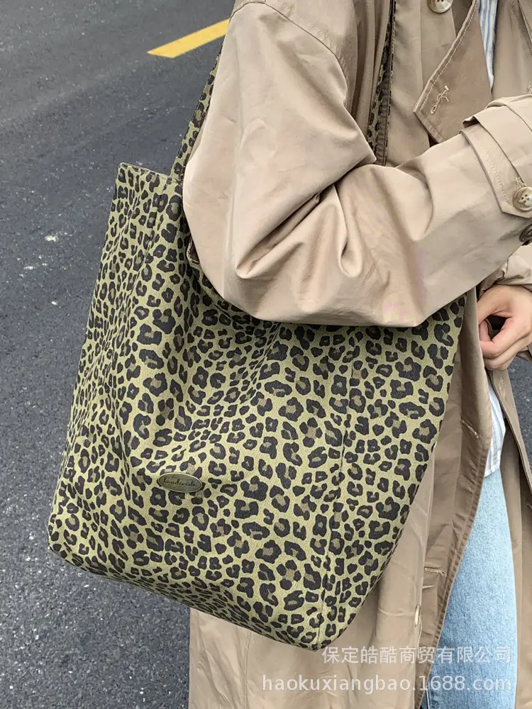 Leopard Print Large Capacity Women's Shoulder Bag - Image 8