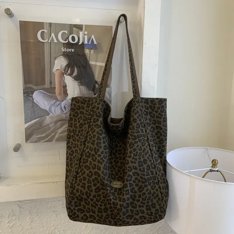 Leopard Print Large Capacity Women's Shoulder Bag - Image 2
