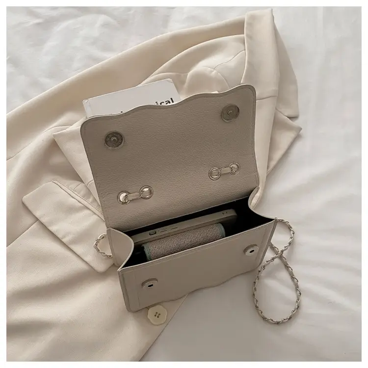 2026 Black Chain Crossbody Bag for Women — feature 13