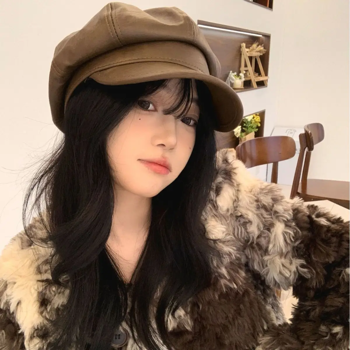 Women Retro Duckbill Hat Brown Faux Fur - Image 5
