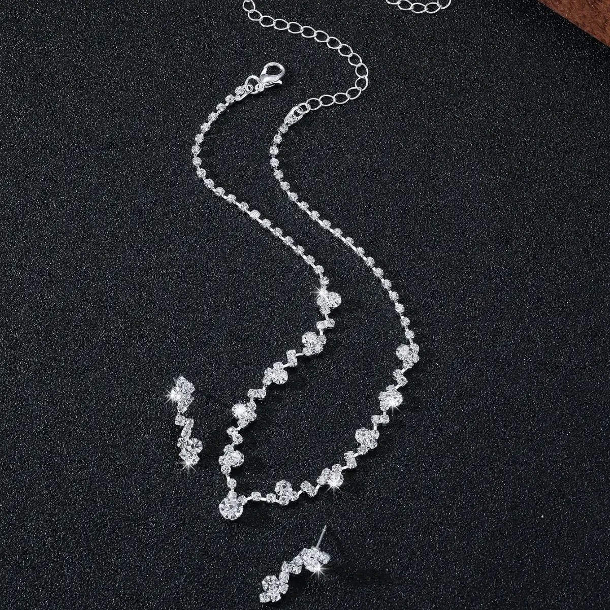 Cross-Cultural Full Diamond Bridal Necklace Set for Women — feature 4
