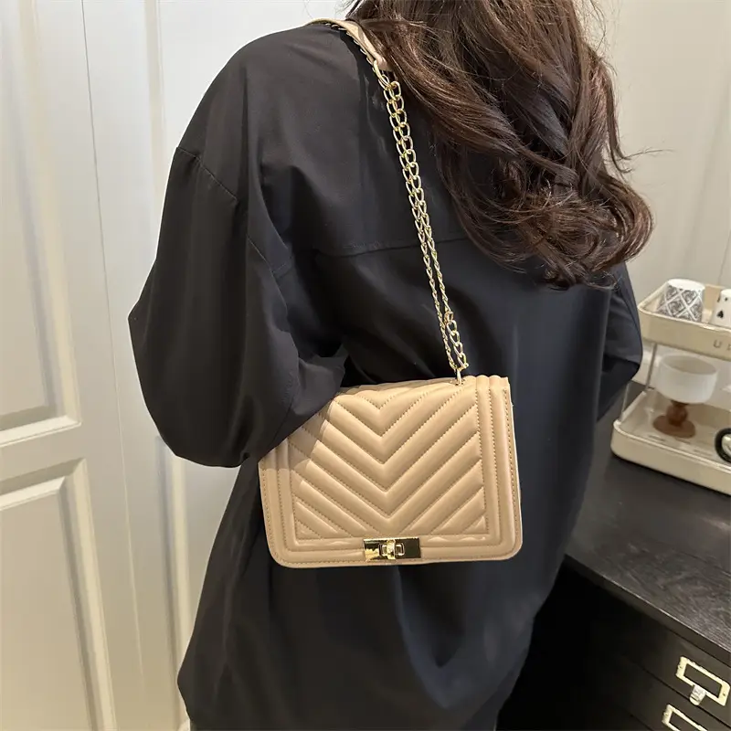 Pink Quilted Chain Shoulder Bag for Women - Image 7