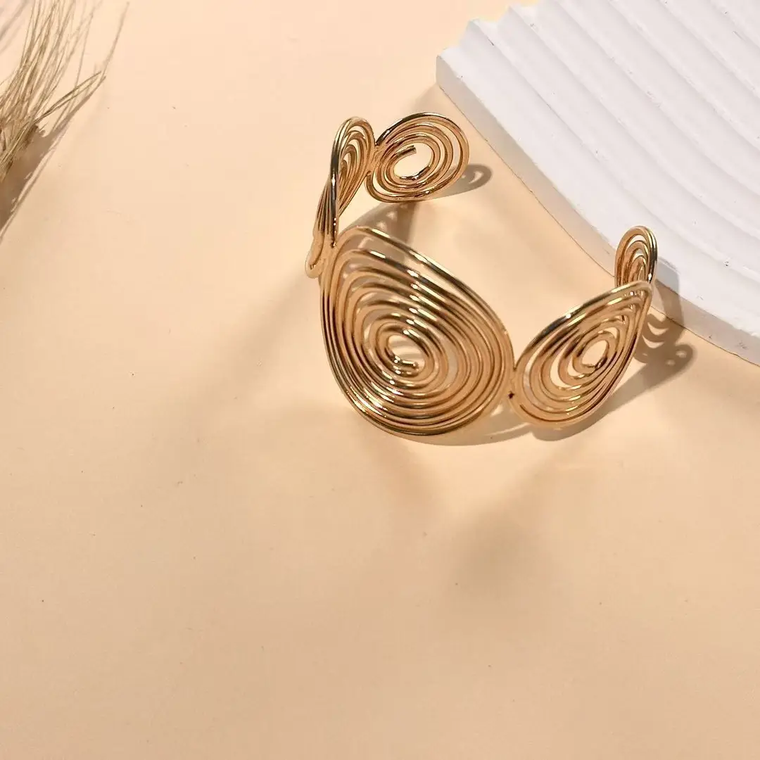 European and American Cross-Border Cut Out Open Arm Bracelet, Fashionable Stylish, Exaggerated Bracelet, Accessible Luxury and High-End Hand Jewelry for Women — feature 12