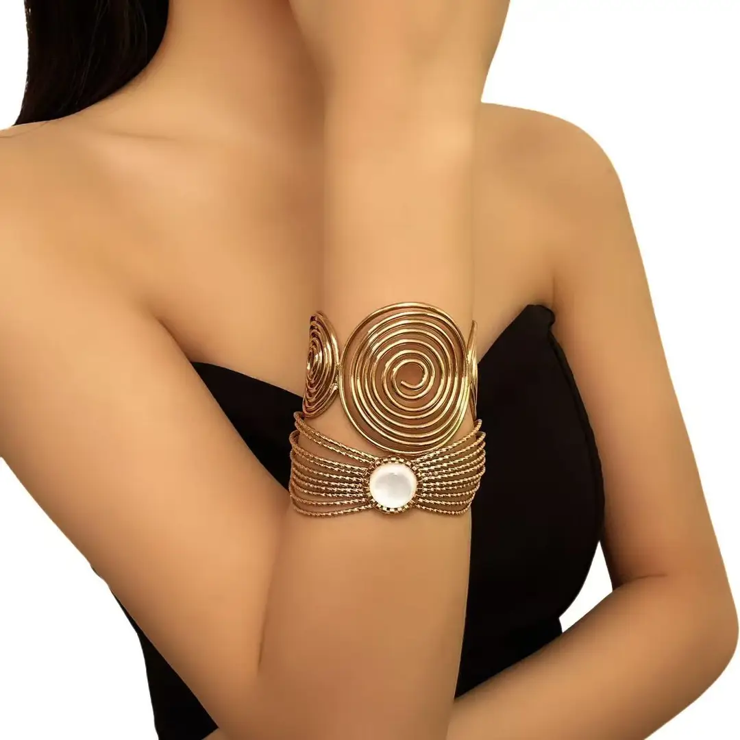 European and American Cross-Border Cut Out Open Arm Bracelet, Fashionable Stylish, Exaggerated Bracelet, Accessible Luxury and High-End Hand Jewelry for Women — feature 8