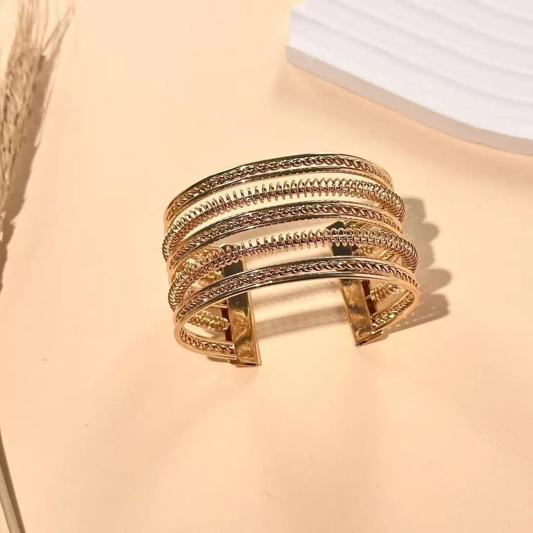 European and American Cross-Border Cut Out Open Arm Bracelet, Fashionable Stylish, Exaggerated Bracelet, Accessible Luxury and High-End Hand Jewelry for Women