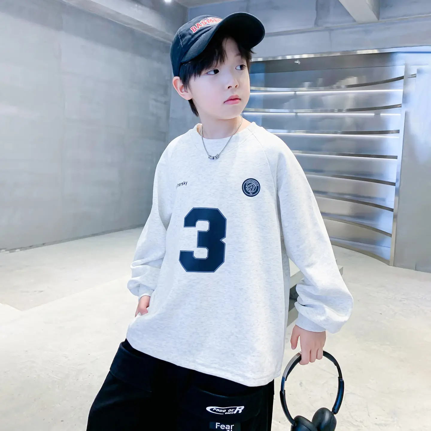 Boys White Oversized Sweatshirt Set with 3 Back Design - Image 5