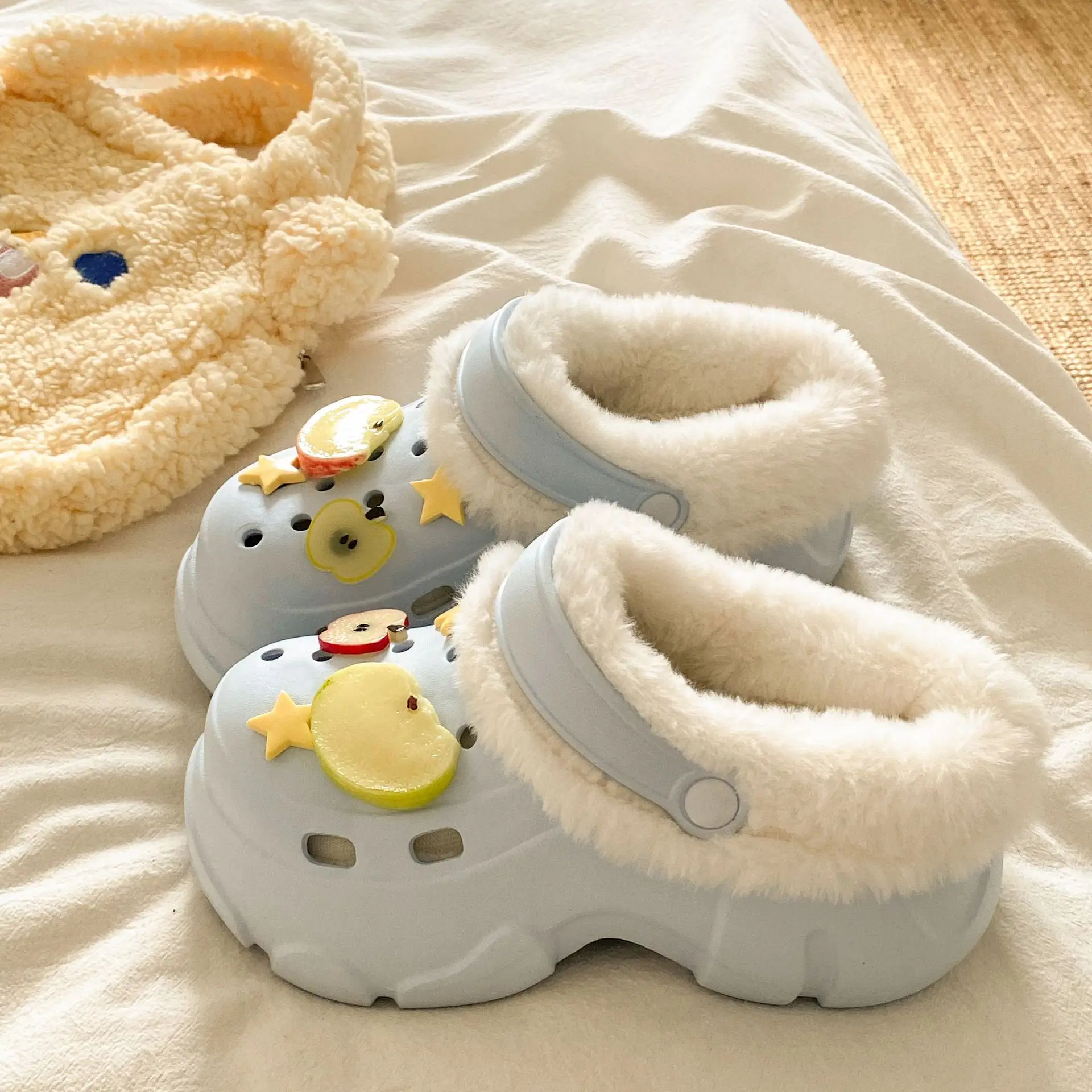 Winter Furry Thick-Soled Student Slippers Women - Image 3