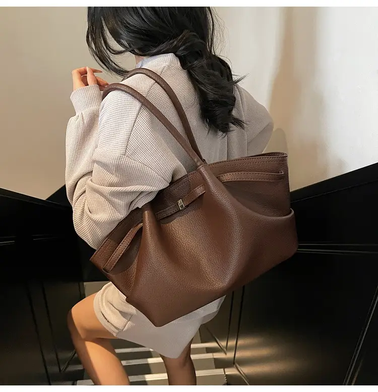 Brown Pleated Shoulder Bag for Women 2025 — feature 21