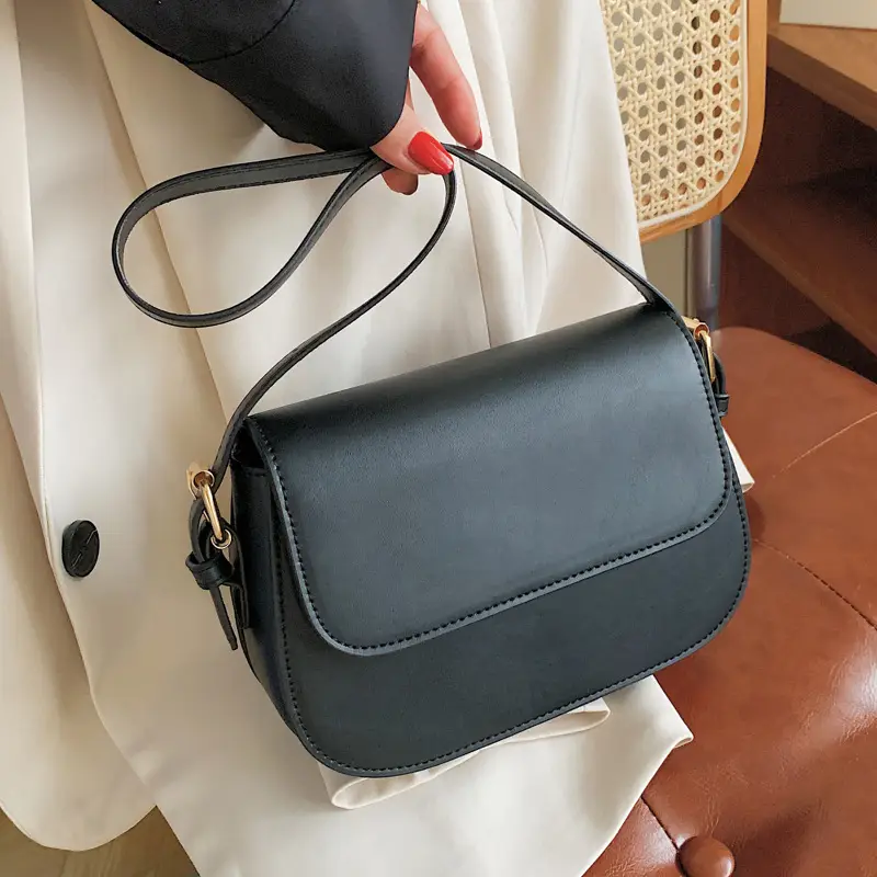 Trendy Black Crossbody Bag for Women 2025 - Image 5