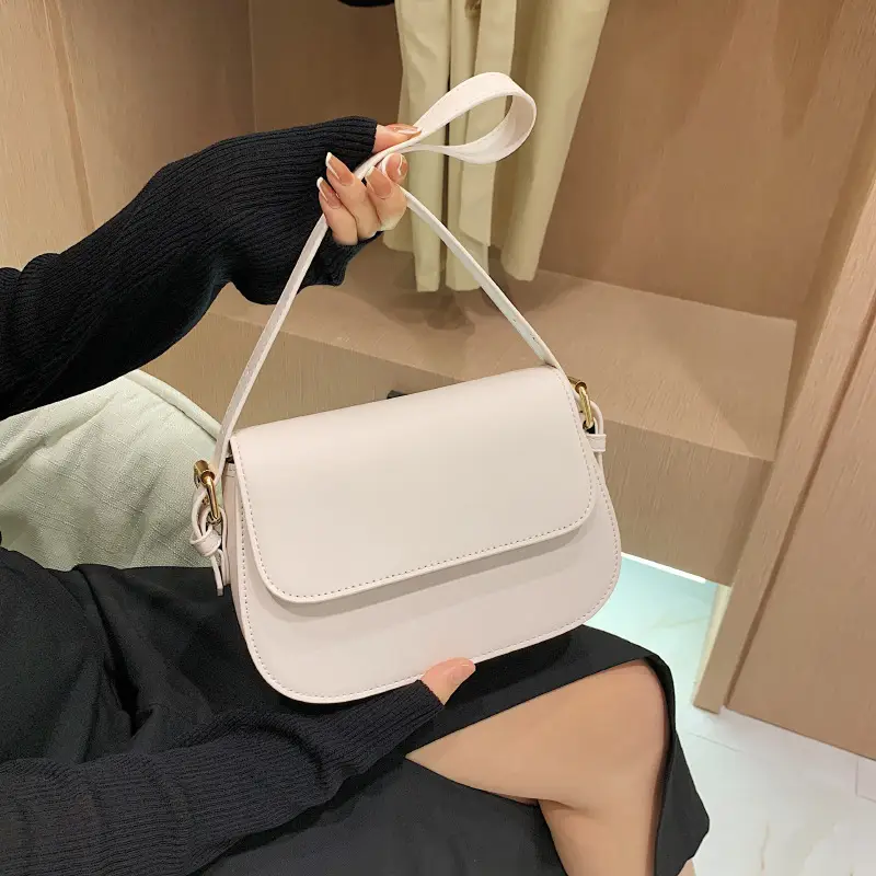 Trendy Black Crossbody Bag for Women 2025 - Image 7