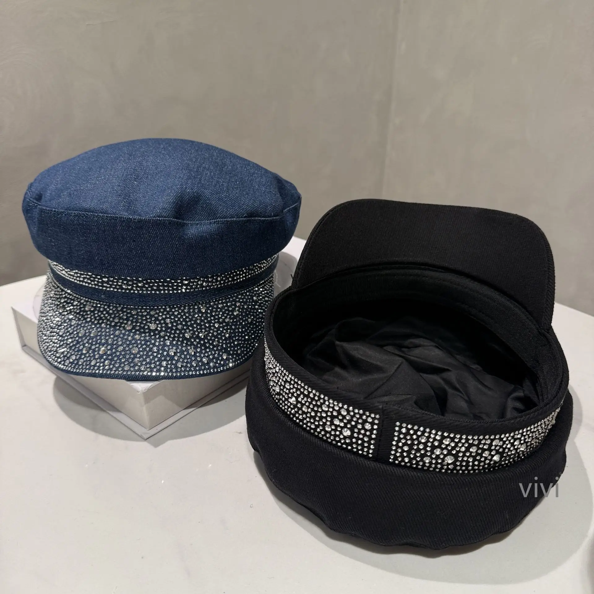 Women Korean Style Diamond Flat Cap Blue Black — feature 4