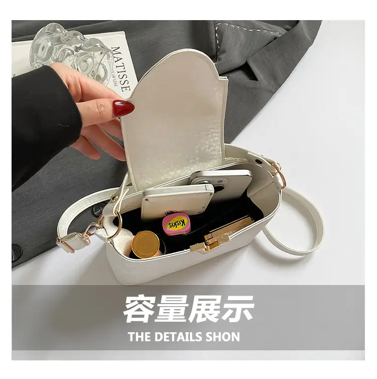 2025 Women's Silver Sequin Square Shoulder Bag — feature 7