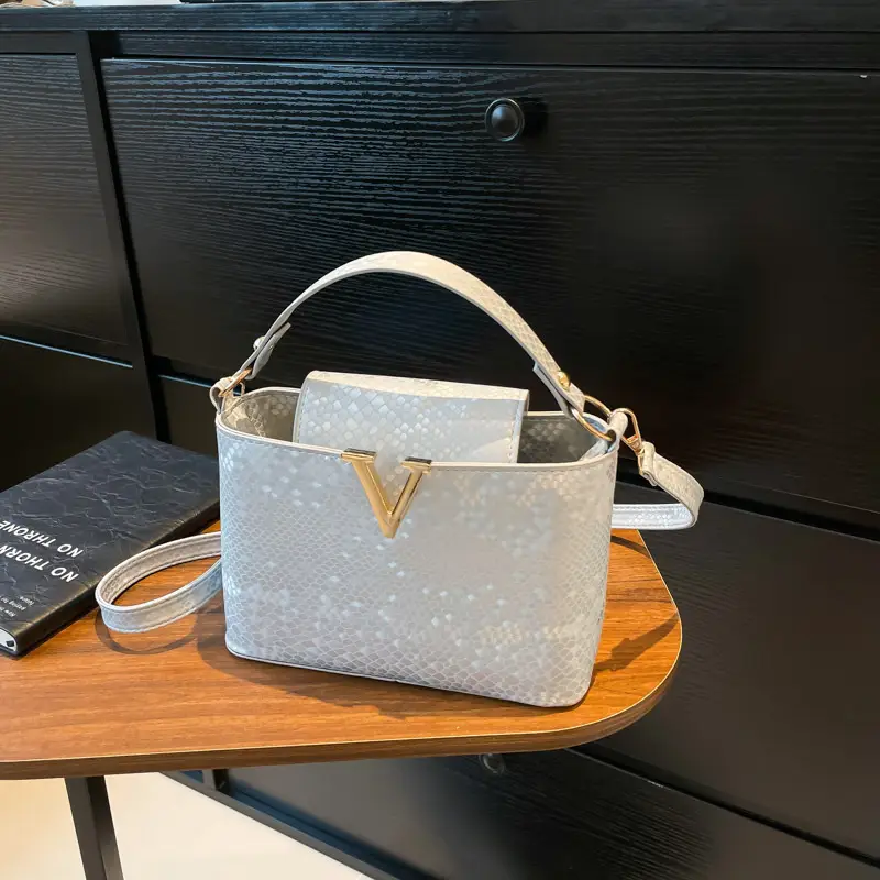 2025 Women's Silver Sequin Square Shoulder Bag - Image 5