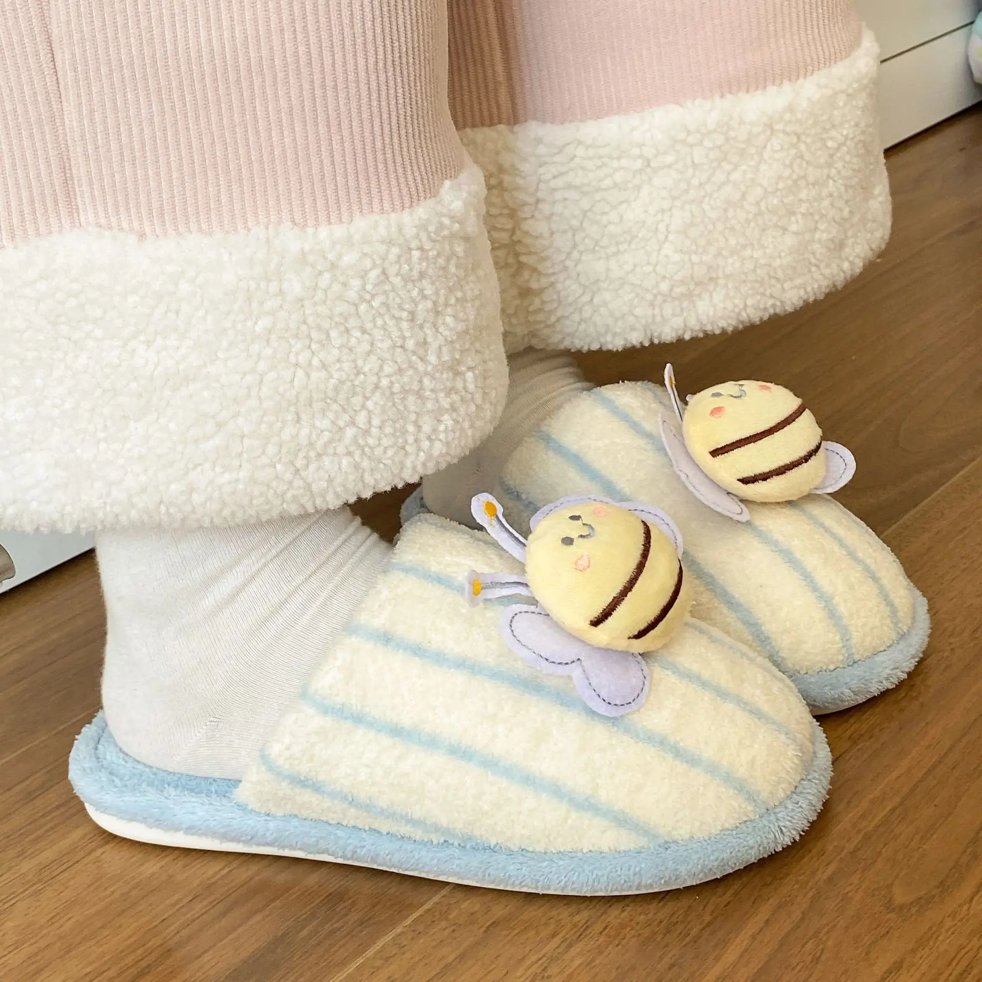2025 Cute Little Bee Warm Cotton Slippers Women Winter - Image 4