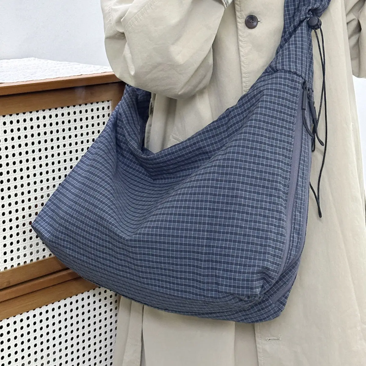 Blue Plaid Drawstring Tote Bag for Women 2025 - Image 4