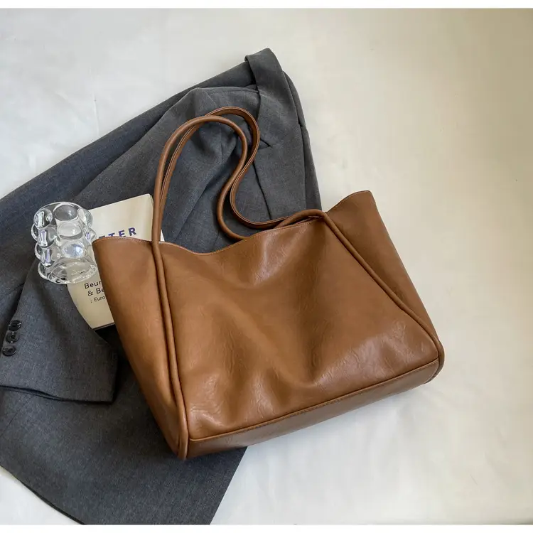 Large Capacity Women's Leather Tote Bag Brown — feature 17