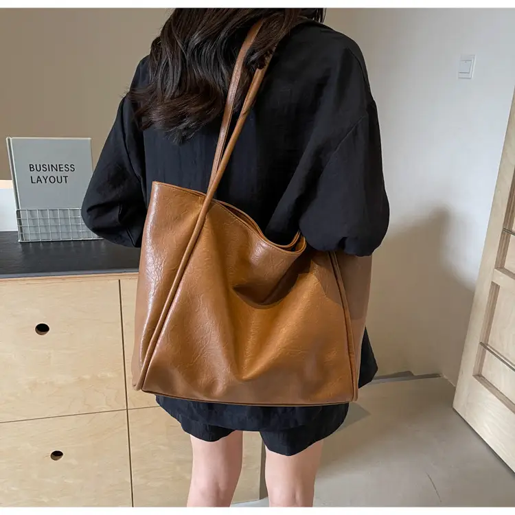 Large Capacity Women's Leather Tote Bag Brown — feature 6