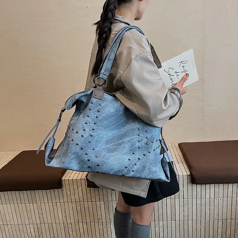 Large Capacity Rivet Handbag Brown Leather - Image 6