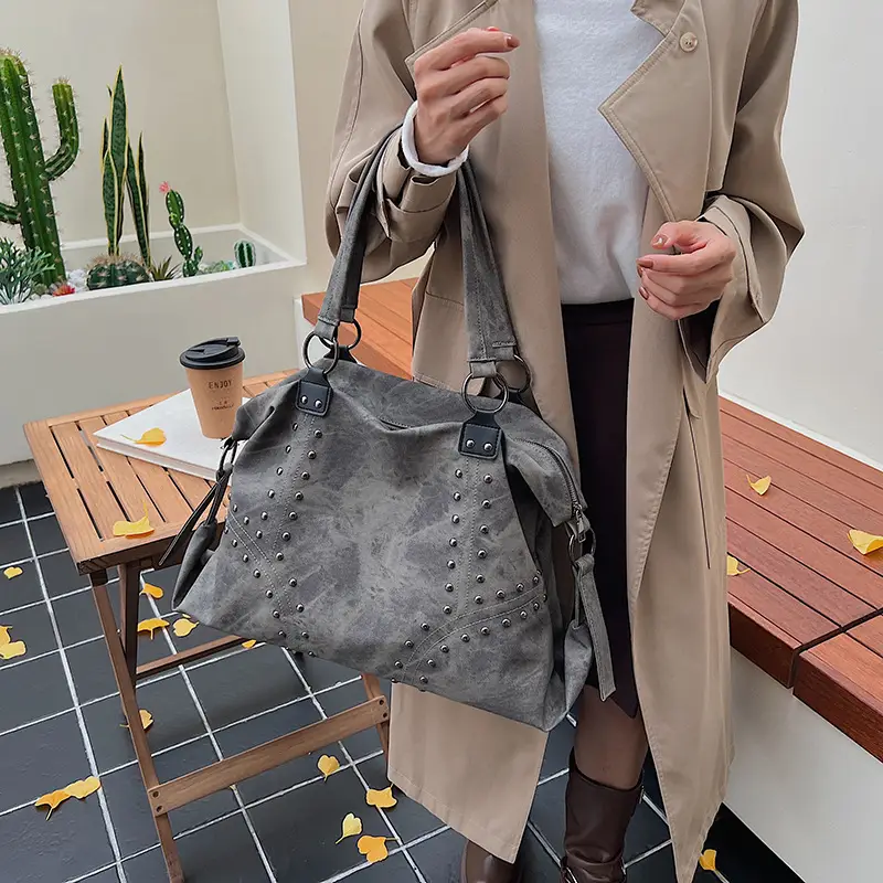 Large Capacity Rivet Handbag Brown Leather - Image 7