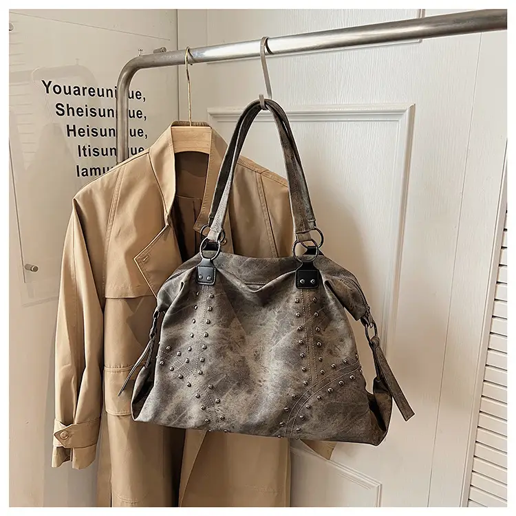 Large Capacity Rivet Handbag Brown Leather — feature 15
