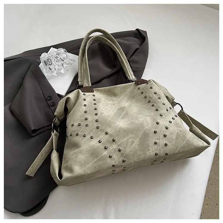 Large Capacity Rivet Handbag Brown Leather — feature 18