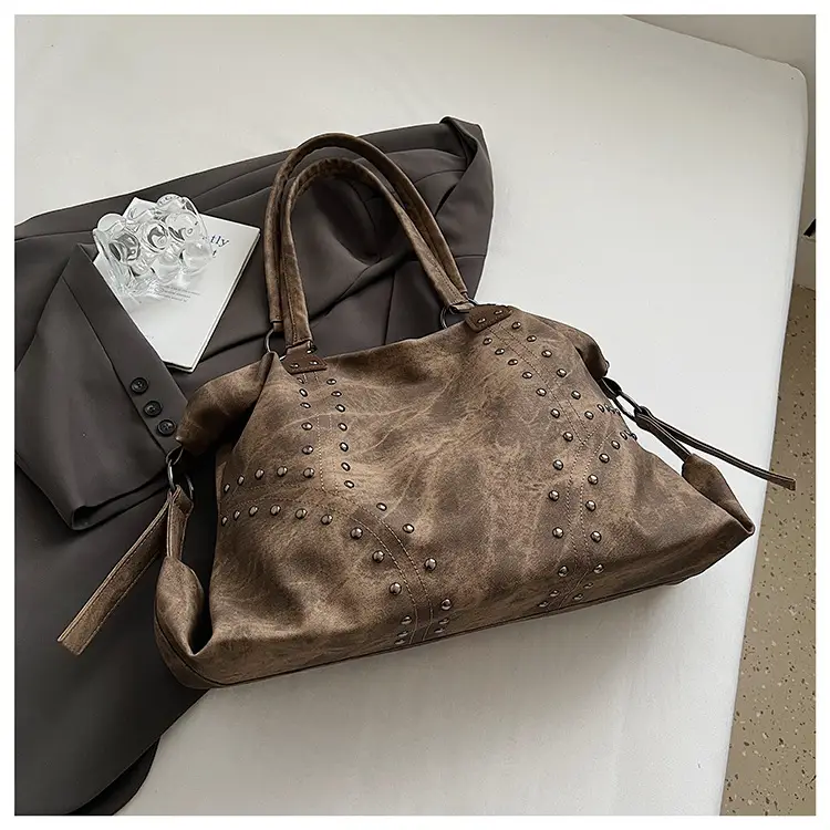 Large Capacity Rivet Handbag Brown Leather — feature 21