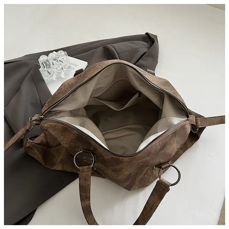 Large Capacity Rivet Handbag Brown Leather — feature 22