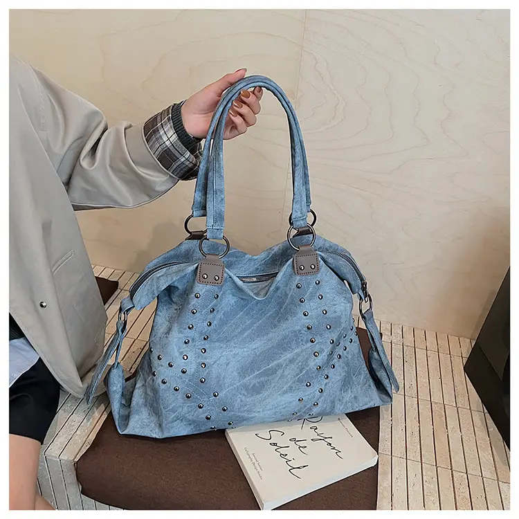 Large Capacity Rivet Handbag Brown Leather — feature 25