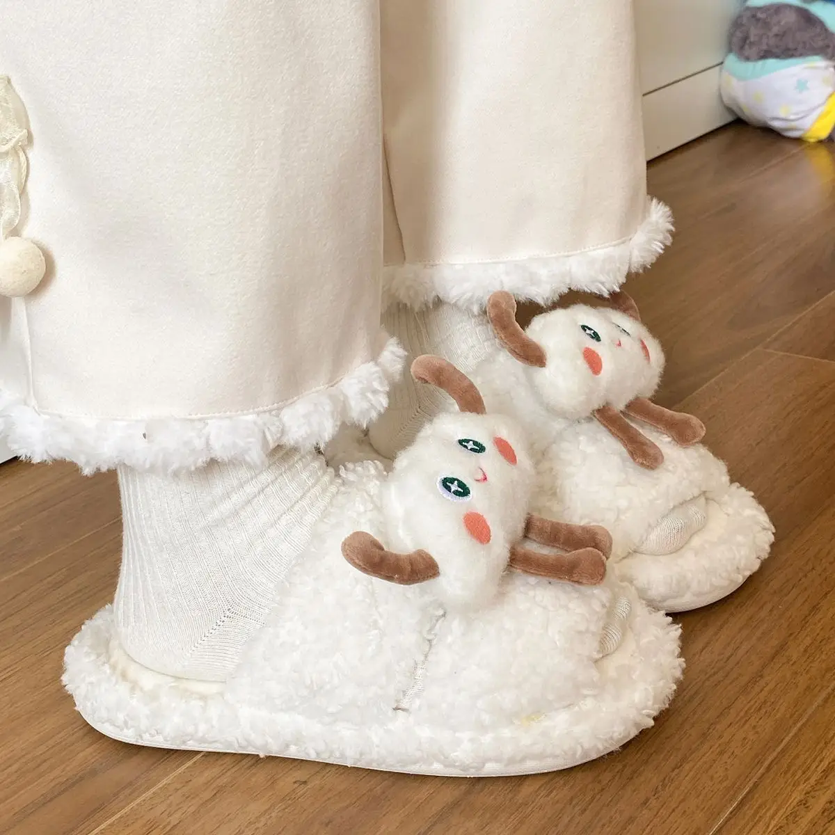 Winter Furry Cloud Slippers for Women Non-Slip Cotton — feature 28